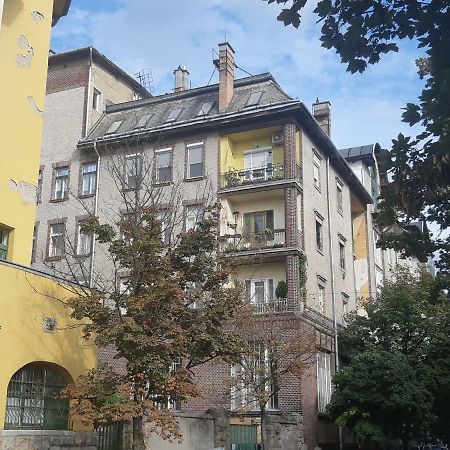 2 Bedroom Apartment Near Heroes Square Budapeszt Zewnętrze zdjęcie