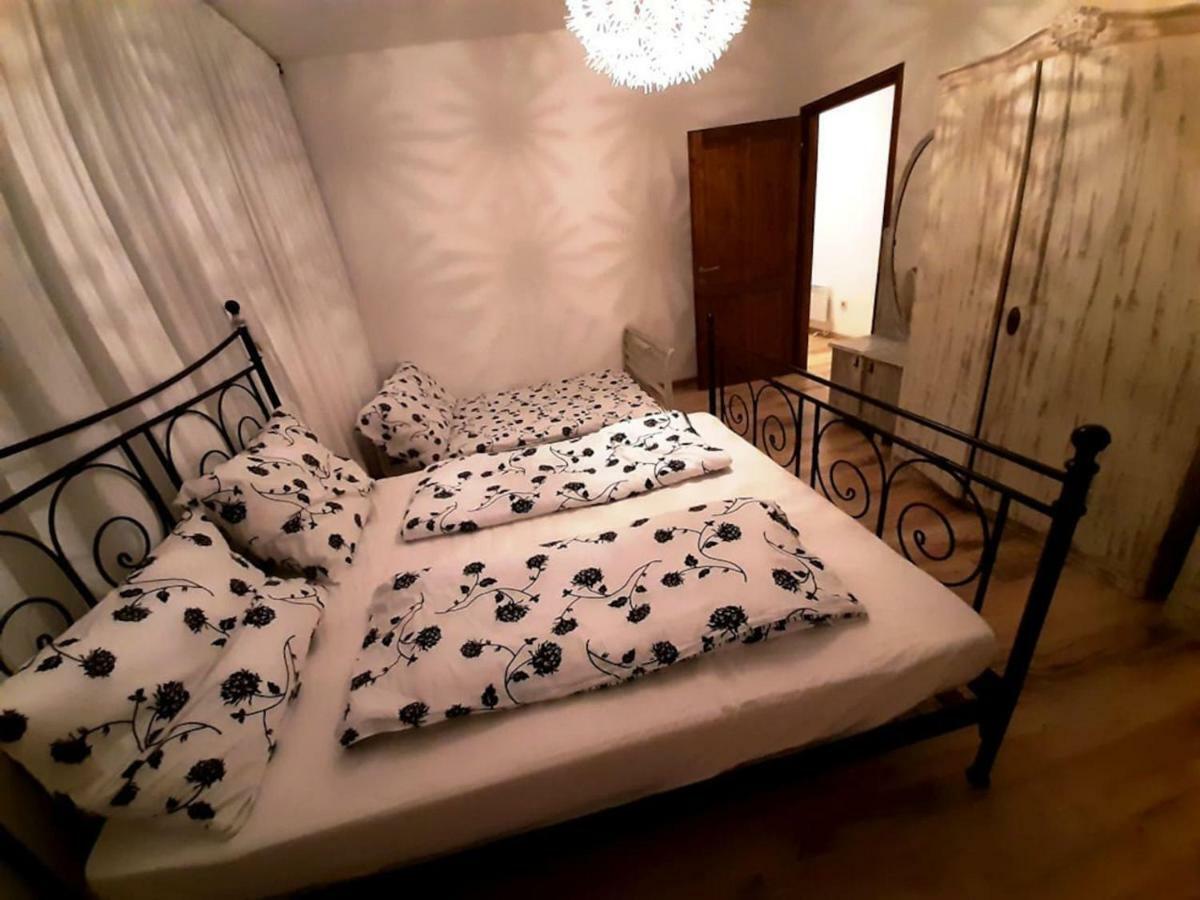 2 Bedroom Apartment Near Heroes Square Budapeszt Zewnętrze zdjęcie